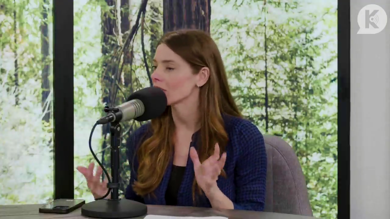 Ashley-Greene-dot-nl_TheTwilightEffectPostcast-Aflevering9NewMoonRewatchPart3of3-2716.jpg Ashley-Greene-dot-nl_TheTwilightEffectPostcast-Aflevering9NewMoonRewatchPart3of3-2716.jpg