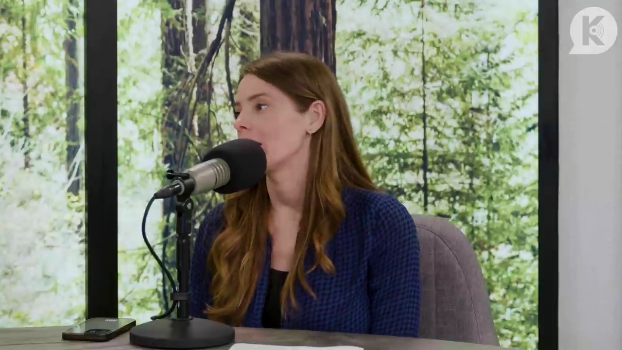 Ashley-Greene-dot-nl_TheTwilightEffectPostcast-Aflevering9NewMoonRewatchPart3of3-2720.jpg Ashley-Greene-dot-nl_TheTwilightEffectPostcast-Aflevering9NewMoonRewatchPart3of3-2720.jpg