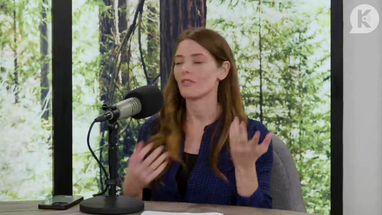 Ashley-Greene-dot-nl_TheTwilightEffectPostcast-Aflevering9NewMoonRewatchPart3of3-2723.jpg Ashley-Greene-dot-nl_TheTwilightEffectPostcast-Aflevering9NewMoonRewatchPart3of3-2723.jpg