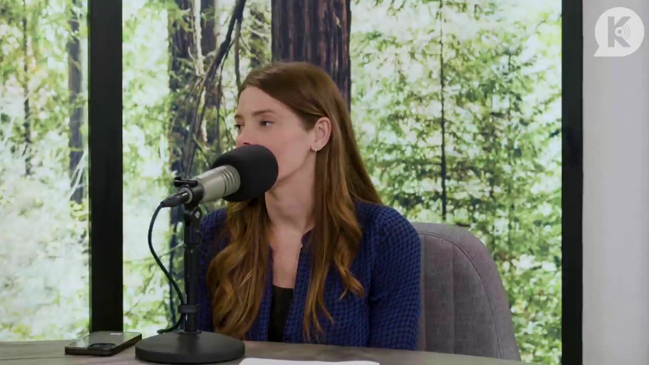 Ashley-Greene-dot-nl_TheTwilightEffectPostcast-Aflevering9NewMoonRewatchPart3of3-2732.jpg Ashley-Greene-dot-nl_TheTwilightEffectPostcast-Aflevering9NewMoonRewatchPart3of3-2732.jpg