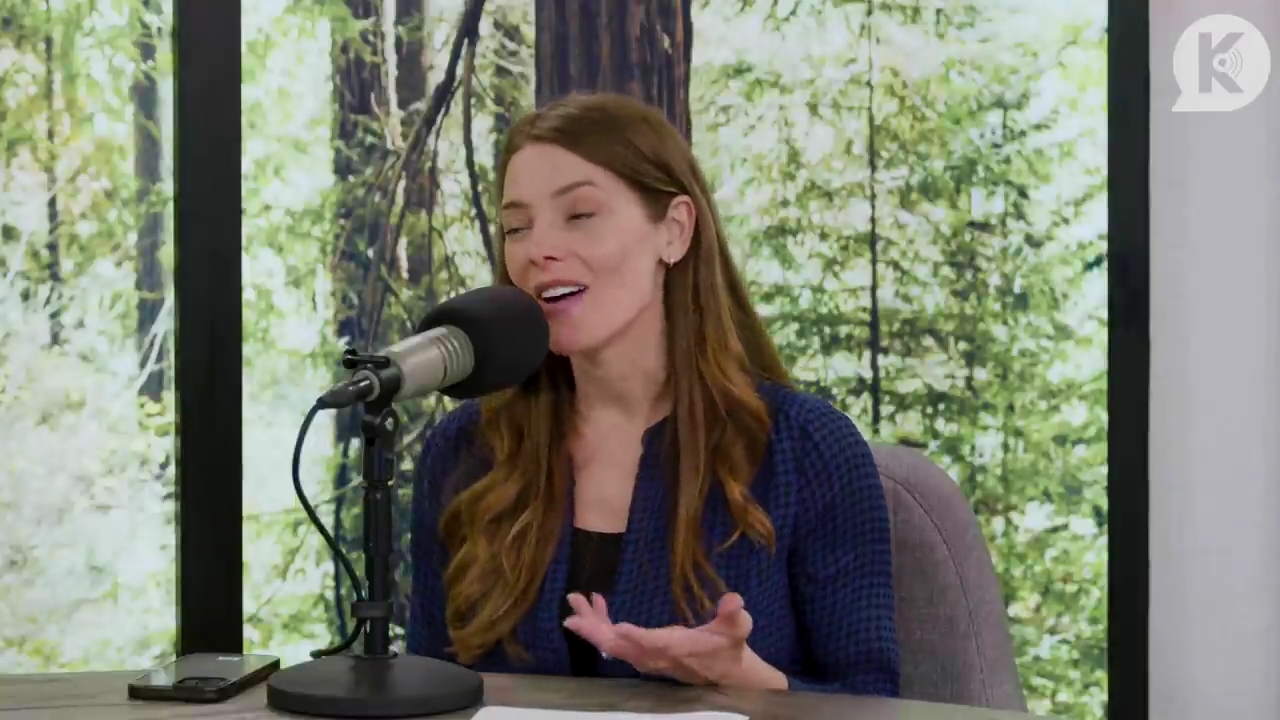 Ashley-Greene-dot-nl_TheTwilightEffectPostcast-Aflevering9NewMoonRewatchPart3of3-2742.jpg Ashley-Greene-dot-nl_TheTwilightEffectPostcast-Aflevering9NewMoonRewatchPart3of3-2742.jpg