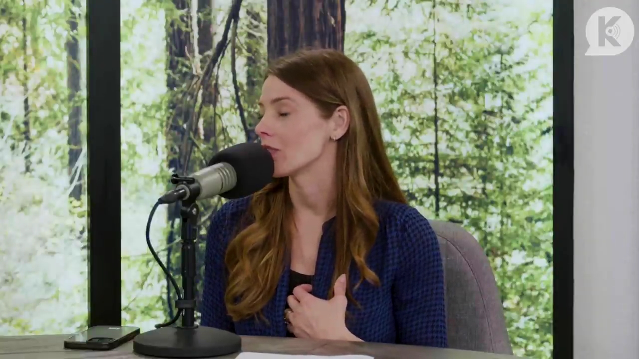 Ashley-Greene-dot-nl_TheTwilightEffectPostcast-Aflevering9NewMoonRewatchPart3of3-2746.jpg Ashley-Greene-dot-nl_TheTwilightEffectPostcast-Aflevering9NewMoonRewatchPart3of3-2746.jpg