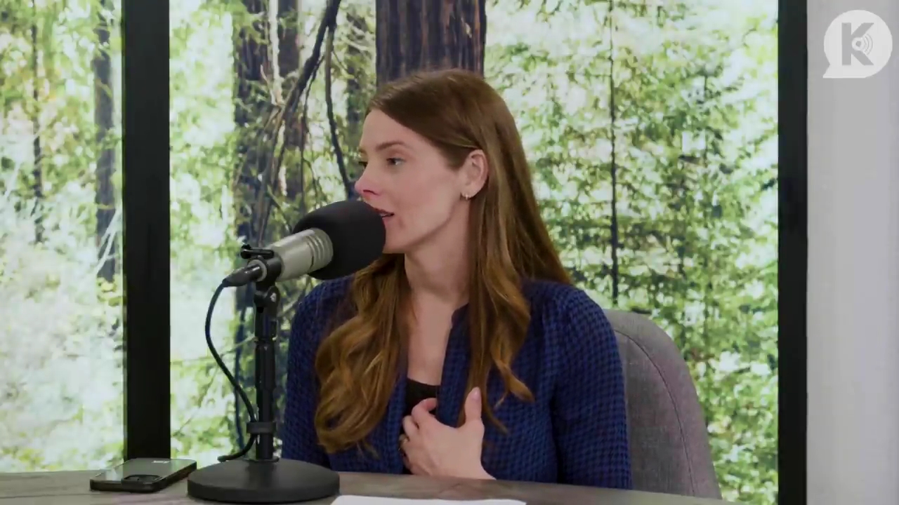 Ashley-Greene-dot-nl_TheTwilightEffectPostcast-Aflevering9NewMoonRewatchPart3of3-2747.jpg Ashley-Greene-dot-nl_TheTwilightEffectPostcast-Aflevering9NewMoonRewatchPart3of3-2747.jpg