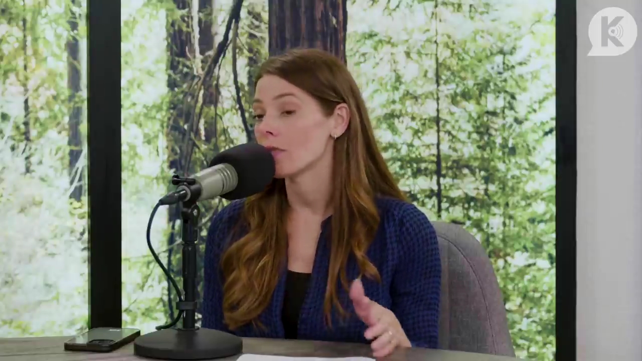 Ashley-Greene-dot-nl_TheTwilightEffectPostcast-Aflevering9NewMoonRewatchPart3of3-2749.jpg Ashley-Greene-dot-nl_TheTwilightEffectPostcast-Aflevering9NewMoonRewatchPart3of3-2749.jpg