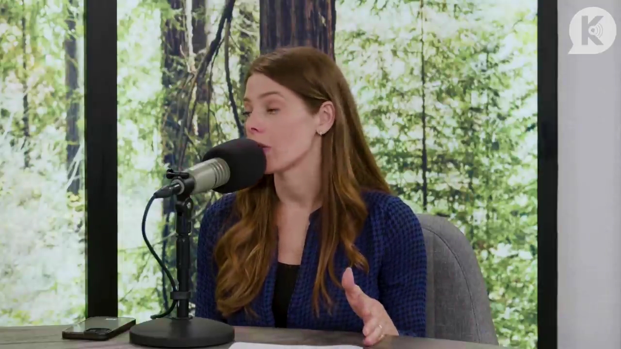 Ashley-Greene-dot-nl_TheTwilightEffectPostcast-Aflevering9NewMoonRewatchPart3of3-2750.jpg Ashley-Greene-dot-nl_TheTwilightEffectPostcast-Aflevering9NewMoonRewatchPart3of3-2750.jpg