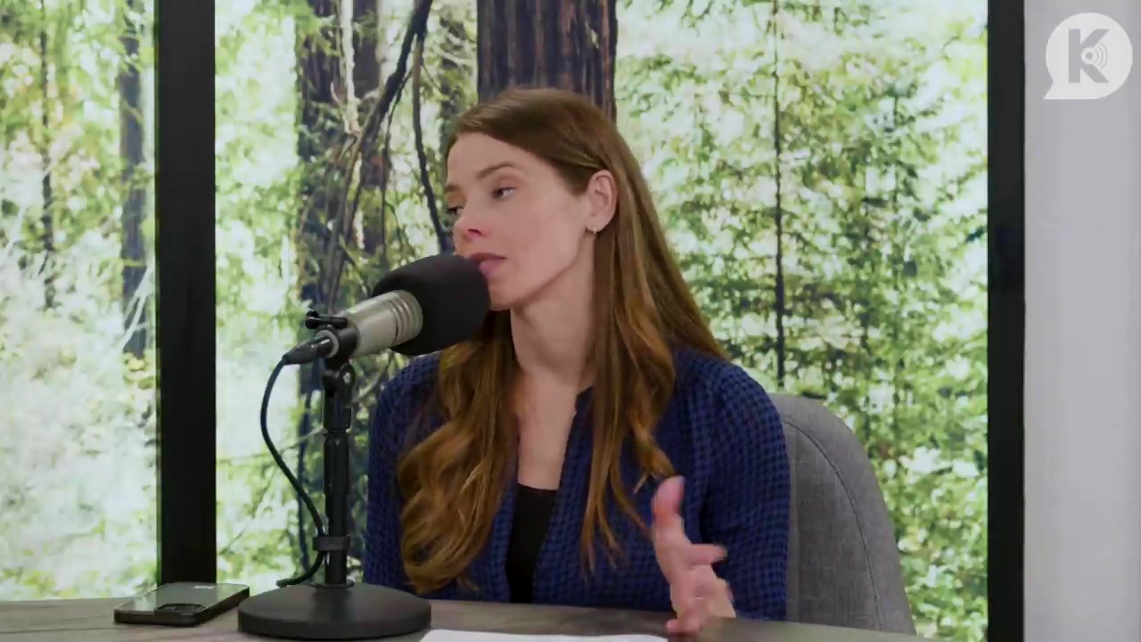 Ashley-Greene-dot-nl_TheTwilightEffectPostcast-Aflevering9NewMoonRewatchPart3of3-2751.jpg Ashley-Greene-dot-nl_TheTwilightEffectPostcast-Aflevering9NewMoonRewatchPart3of3-2751.jpg