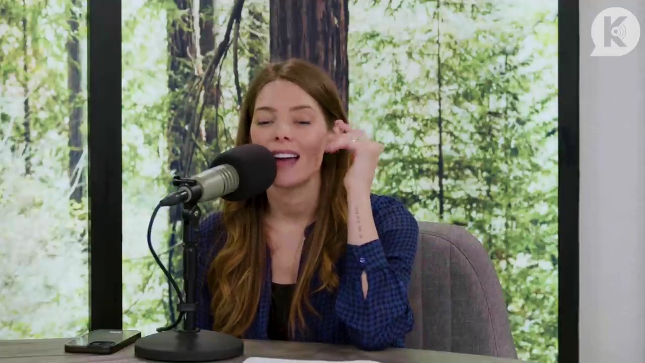 Ashley-Greene-dot-nl_TheTwilightEffectPostcast-Aflevering9NewMoonRewatchPart3of3-2761.jpg Ashley-Greene-dot-nl_TheTwilightEffectPostcast-Aflevering9NewMoonRewatchPart3of3-2761.jpg