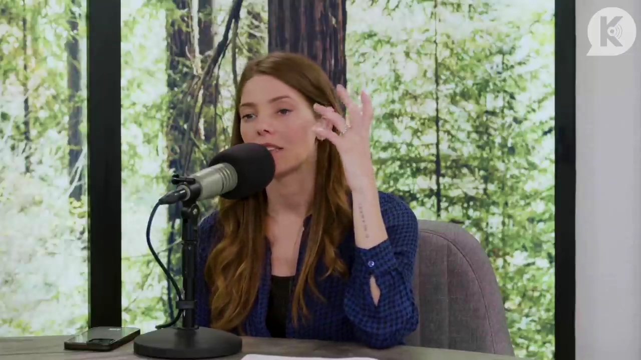 Ashley-Greene-dot-nl_TheTwilightEffectPostcast-Aflevering9NewMoonRewatchPart3of3-2768.jpg Ashley-Greene-dot-nl_TheTwilightEffectPostcast-Aflevering9NewMoonRewatchPart3of3-2768.jpg