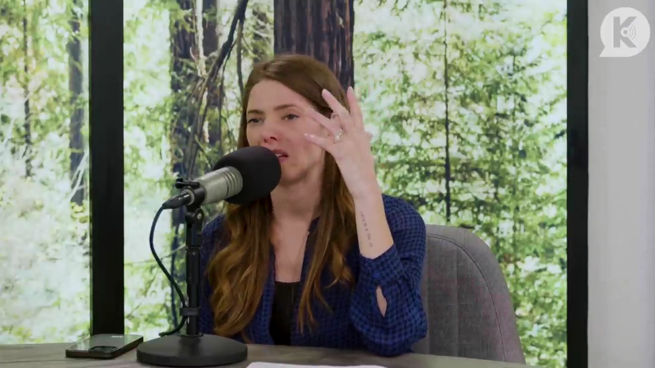 Ashley-Greene-dot-nl_TheTwilightEffectPostcast-Aflevering9NewMoonRewatchPart3of3-2770.jpg Ashley-Greene-dot-nl_TheTwilightEffectPostcast-Aflevering9NewMoonRewatchPart3of3-2770.jpg