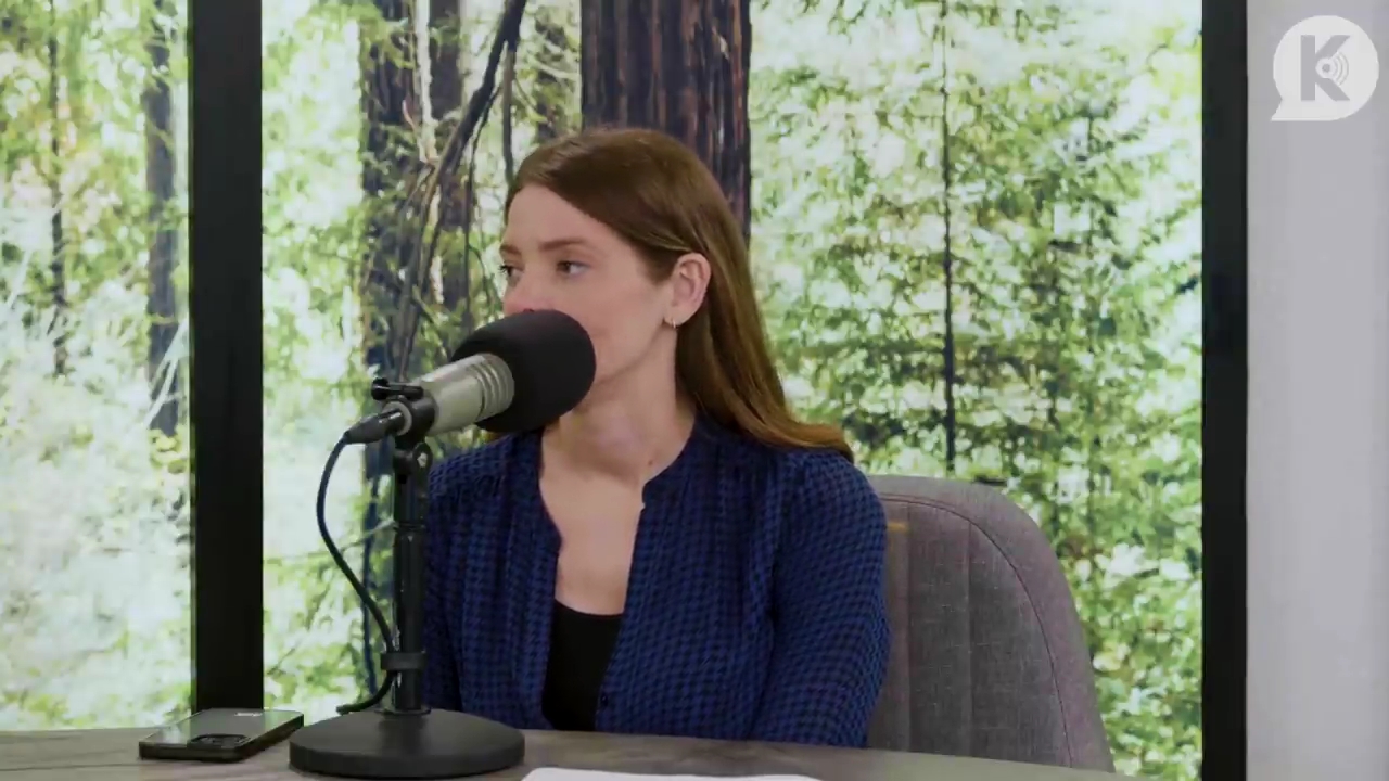 Ashley-Greene-dot-nl_TheTwilightEffectPostcast-Aflevering9NewMoonRewatchPart3of3-2811.jpg Ashley-Greene-dot-nl_TheTwilightEffectPostcast-Aflevering9NewMoonRewatchPart3of3-2811.jpg