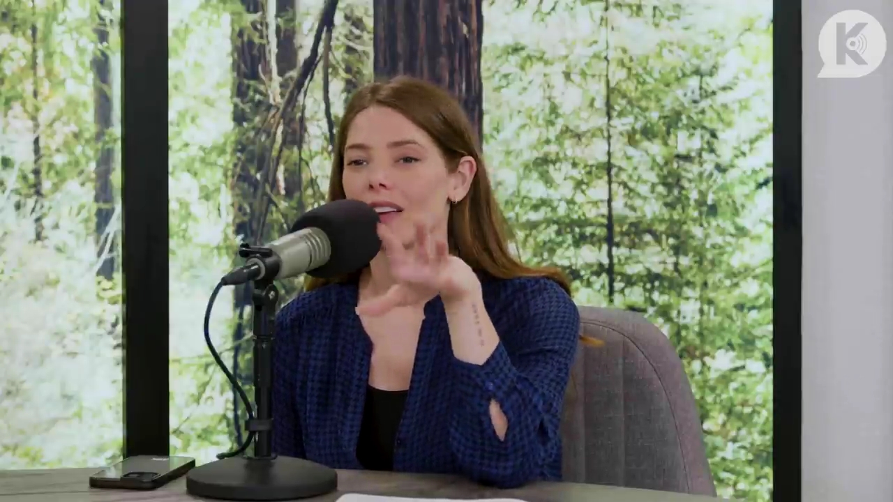 Ashley-Greene-dot-nl_TheTwilightEffectPostcast-Aflevering9NewMoonRewatchPart3of3-2827.jpg Ashley-Greene-dot-nl_TheTwilightEffectPostcast-Aflevering9NewMoonRewatchPart3of3-2827.jpg