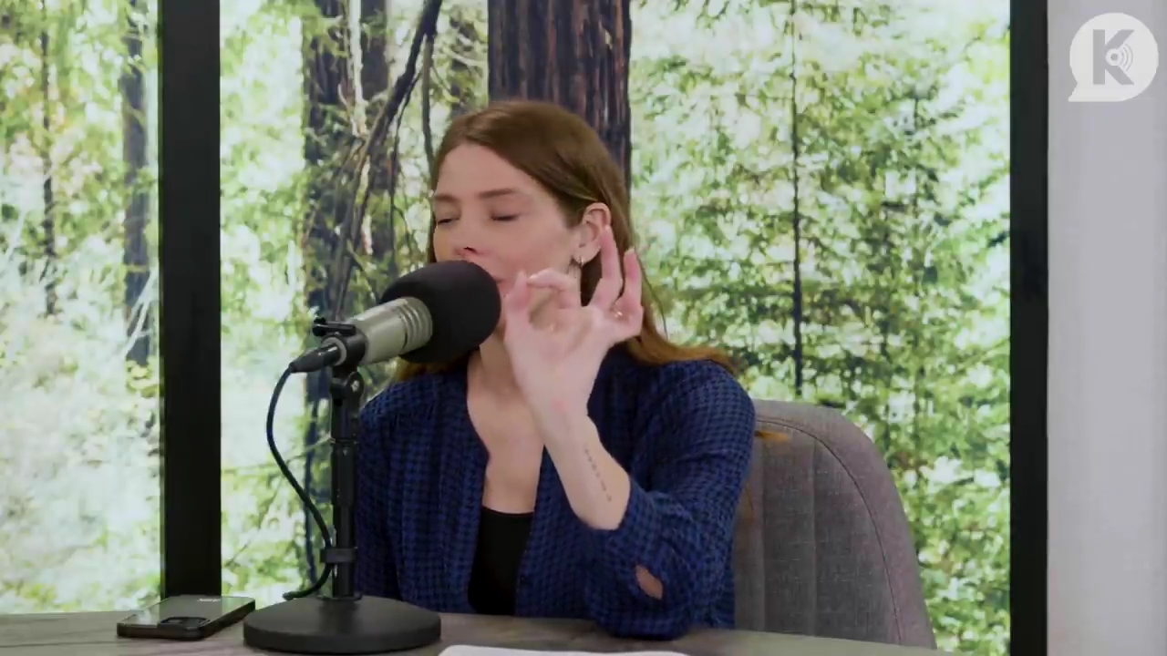 Ashley-Greene-dot-nl_TheTwilightEffectPostcast-Aflevering9NewMoonRewatchPart3of3-2831.jpg Ashley-Greene-dot-nl_TheTwilightEffectPostcast-Aflevering9NewMoonRewatchPart3of3-2831.jpg