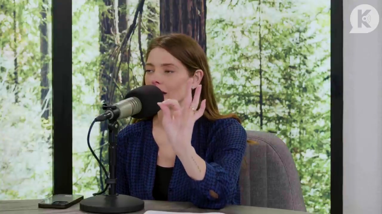 Ashley-Greene-dot-nl_TheTwilightEffectPostcast-Aflevering9NewMoonRewatchPart3of3-2833.jpg Ashley-Greene-dot-nl_TheTwilightEffectPostcast-Aflevering9NewMoonRewatchPart3of3-2833.jpg