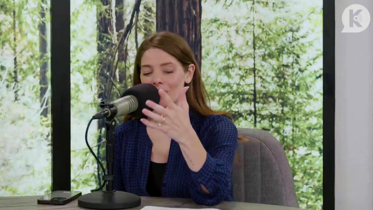 Ashley-Greene-dot-nl_TheTwilightEffectPostcast-Aflevering9NewMoonRewatchPart3of3-2844.jpg Ashley-Greene-dot-nl_TheTwilightEffectPostcast-Aflevering9NewMoonRewatchPart3of3-2844.jpg