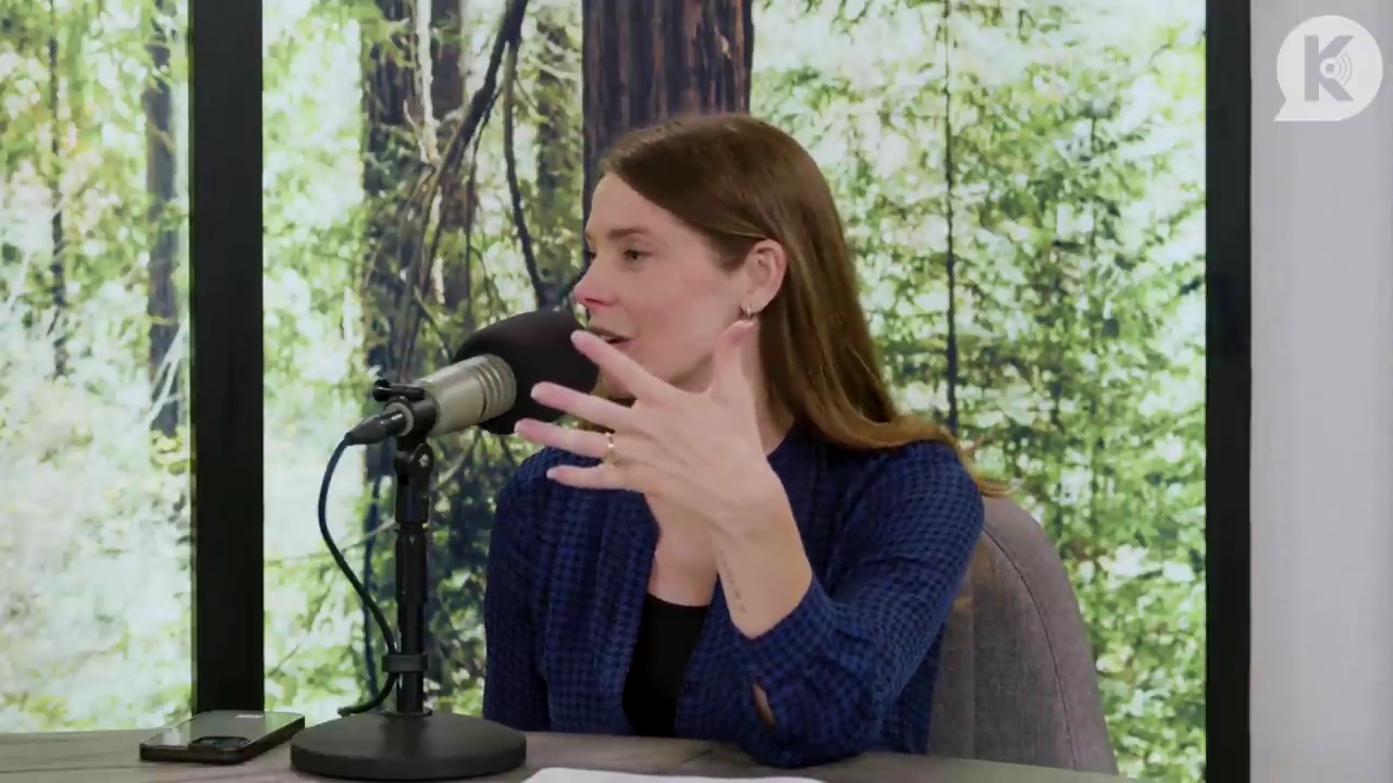 Ashley-Greene-dot-nl_TheTwilightEffectPostcast-Aflevering9NewMoonRewatchPart3of3-2849.jpg Ashley-Greene-dot-nl_TheTwilightEffectPostcast-Aflevering9NewMoonRewatchPart3of3-2849.jpg