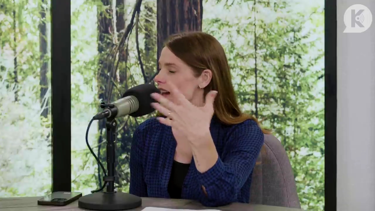 Ashley-Greene-dot-nl_TheTwilightEffectPostcast-Aflevering9NewMoonRewatchPart3of3-2850.jpg Ashley-Greene-dot-nl_TheTwilightEffectPostcast-Aflevering9NewMoonRewatchPart3of3-2850.jpg