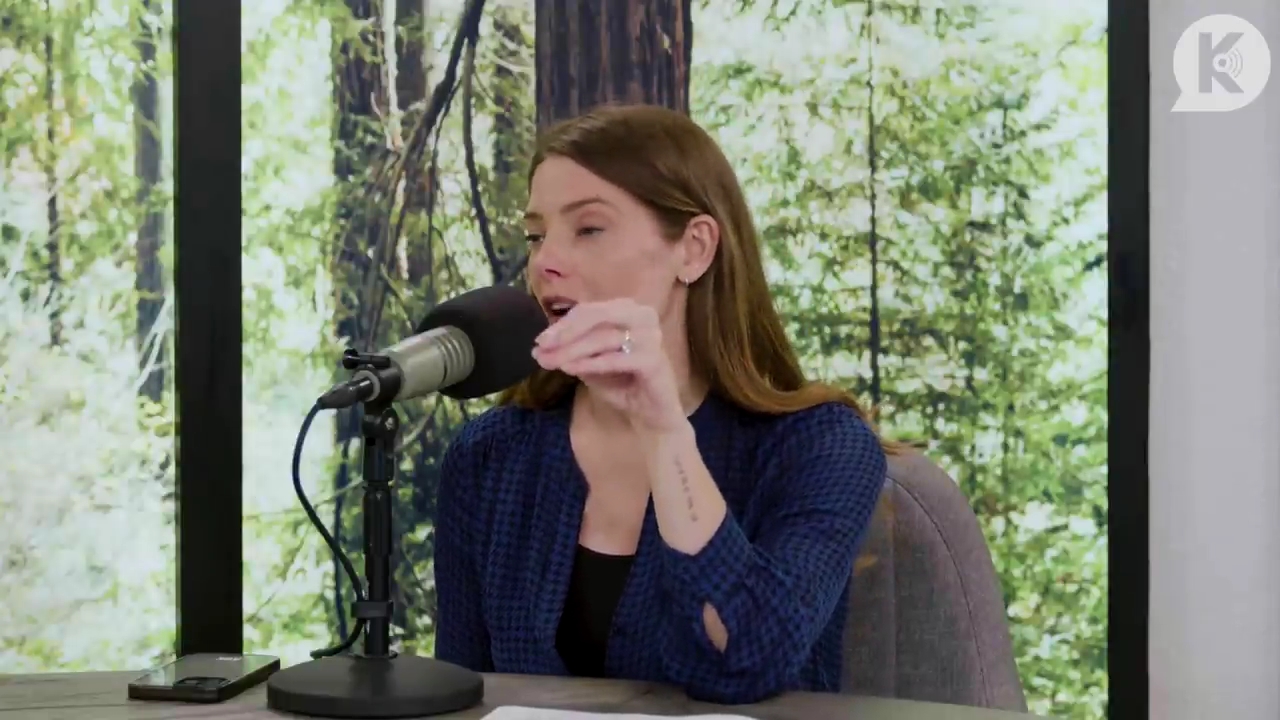 Ashley-Greene-dot-nl_TheTwilightEffectPostcast-Aflevering9NewMoonRewatchPart3of3-2857.jpg Ashley-Greene-dot-nl_TheTwilightEffectPostcast-Aflevering9NewMoonRewatchPart3of3-2857.jpg