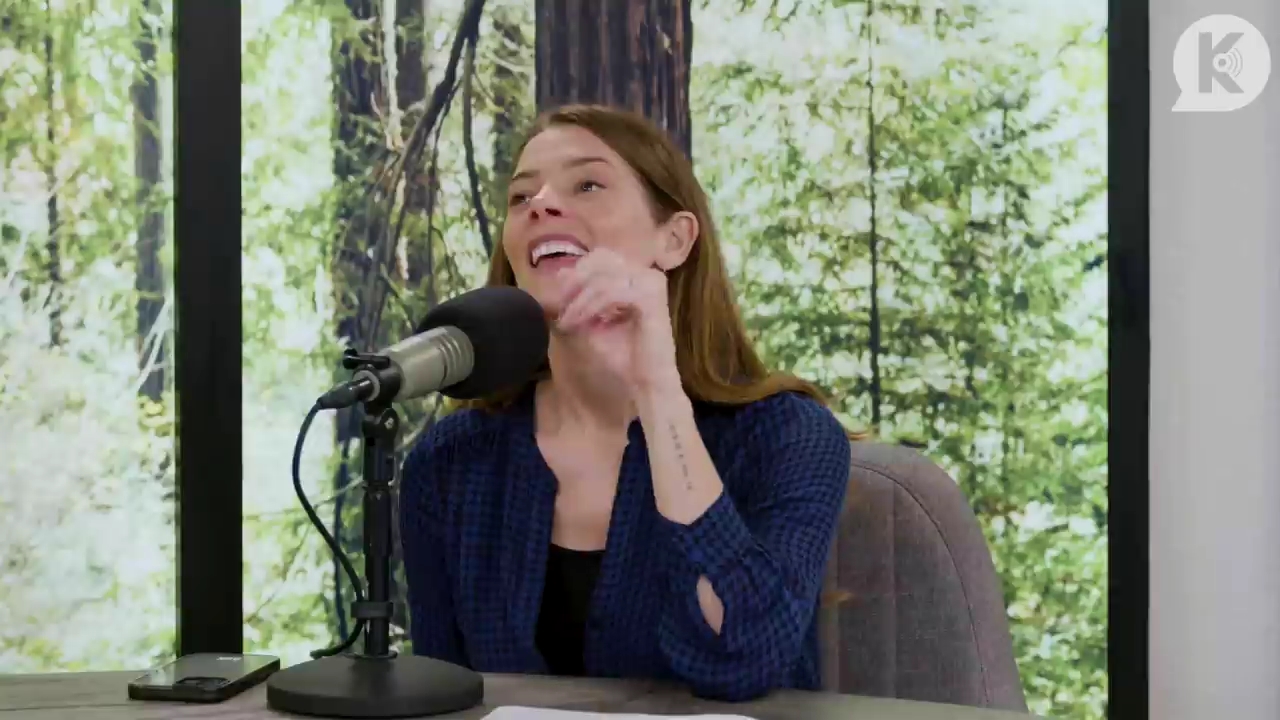 Ashley-Greene-dot-nl_TheTwilightEffectPostcast-Aflevering9NewMoonRewatchPart3of3-2862.jpg Ashley-Greene-dot-nl_TheTwilightEffectPostcast-Aflevering9NewMoonRewatchPart3of3-2862.jpg