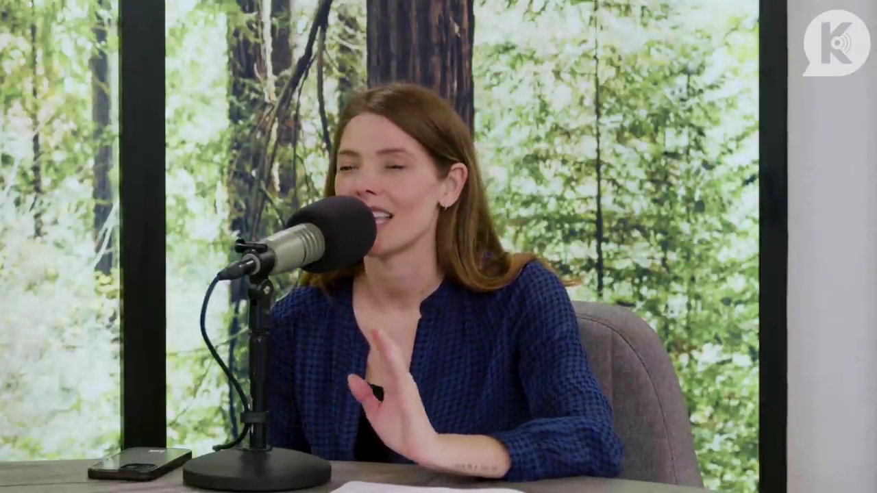 Ashley-Greene-dot-nl_TheTwilightEffectPostcast-Aflevering9NewMoonRewatchPart3of3-2868.jpg Ashley-Greene-dot-nl_TheTwilightEffectPostcast-Aflevering9NewMoonRewatchPart3of3-2868.jpg