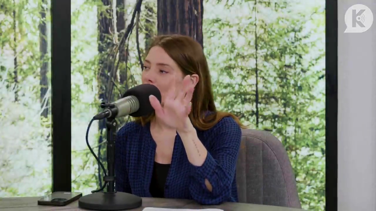 Ashley-Greene-dot-nl_TheTwilightEffectPostcast-Aflevering9NewMoonRewatchPart3of3-2894.jpg Ashley-Greene-dot-nl_TheTwilightEffectPostcast-Aflevering9NewMoonRewatchPart3of3-2894.jpg