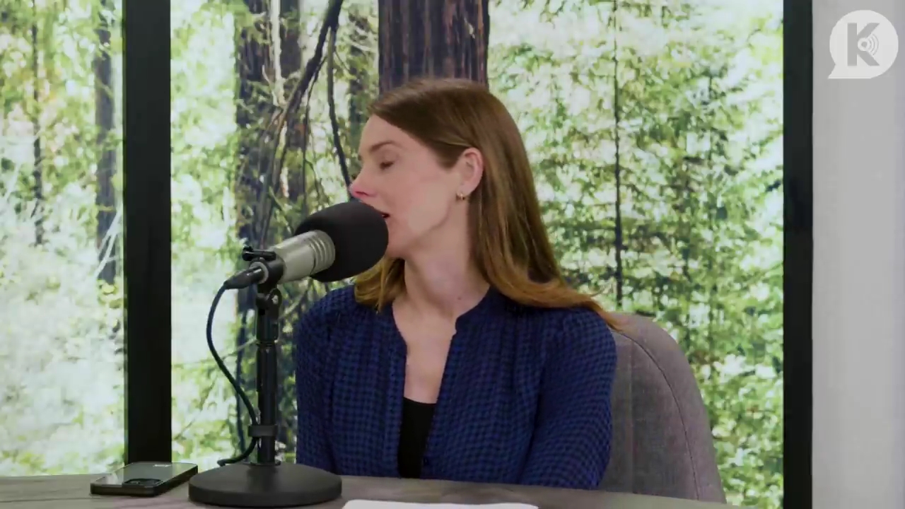 Ashley-Greene-dot-nl_TheTwilightEffectPostcast-Aflevering9NewMoonRewatchPart3of3-2900.jpg Ashley-Greene-dot-nl_TheTwilightEffectPostcast-Aflevering9NewMoonRewatchPart3of3-2900.jpg