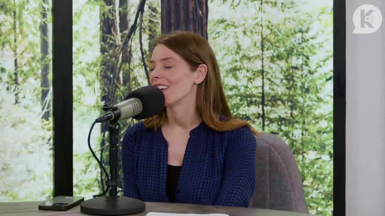 Ashley-Greene-dot-nl_TheTwilightEffectPostcast-Aflevering9NewMoonRewatchPart3of3-2909.jpg Ashley-Greene-dot-nl_TheTwilightEffectPostcast-Aflevering9NewMoonRewatchPart3of3-2909.jpg