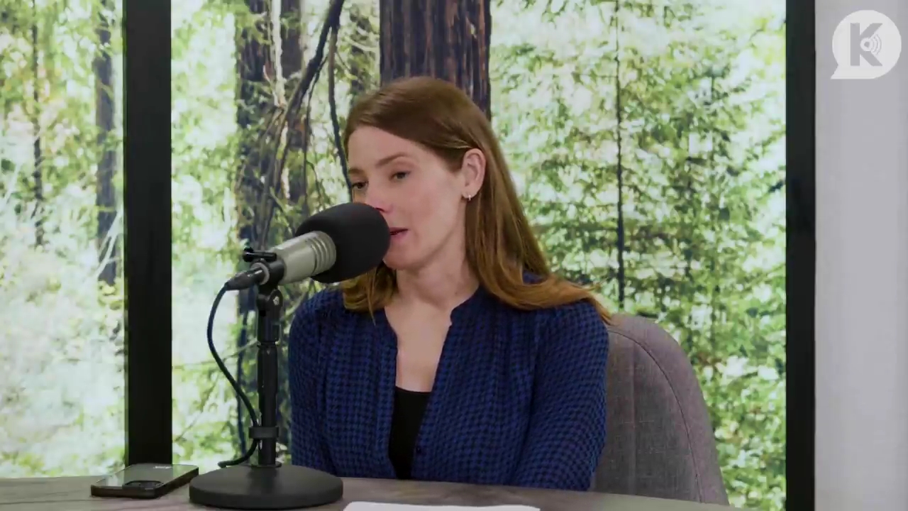 Ashley-Greene-dot-nl_TheTwilightEffectPostcast-Aflevering9NewMoonRewatchPart3of3-2916.jpg Ashley-Greene-dot-nl_TheTwilightEffectPostcast-Aflevering9NewMoonRewatchPart3of3-2916.jpg