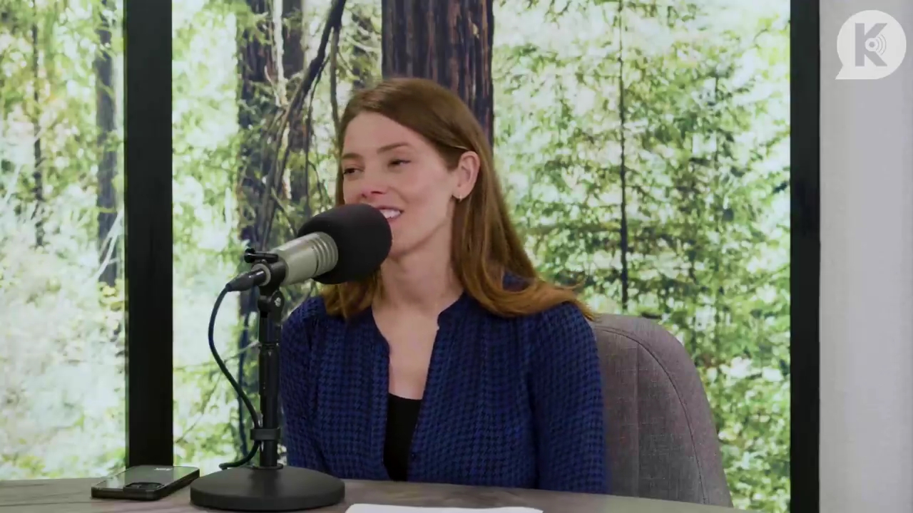 Ashley-Greene-dot-nl_TheTwilightEffectPostcast-Aflevering9NewMoonRewatchPart3of3-2921.jpg Ashley-Greene-dot-nl_TheTwilightEffectPostcast-Aflevering9NewMoonRewatchPart3of3-2921.jpg