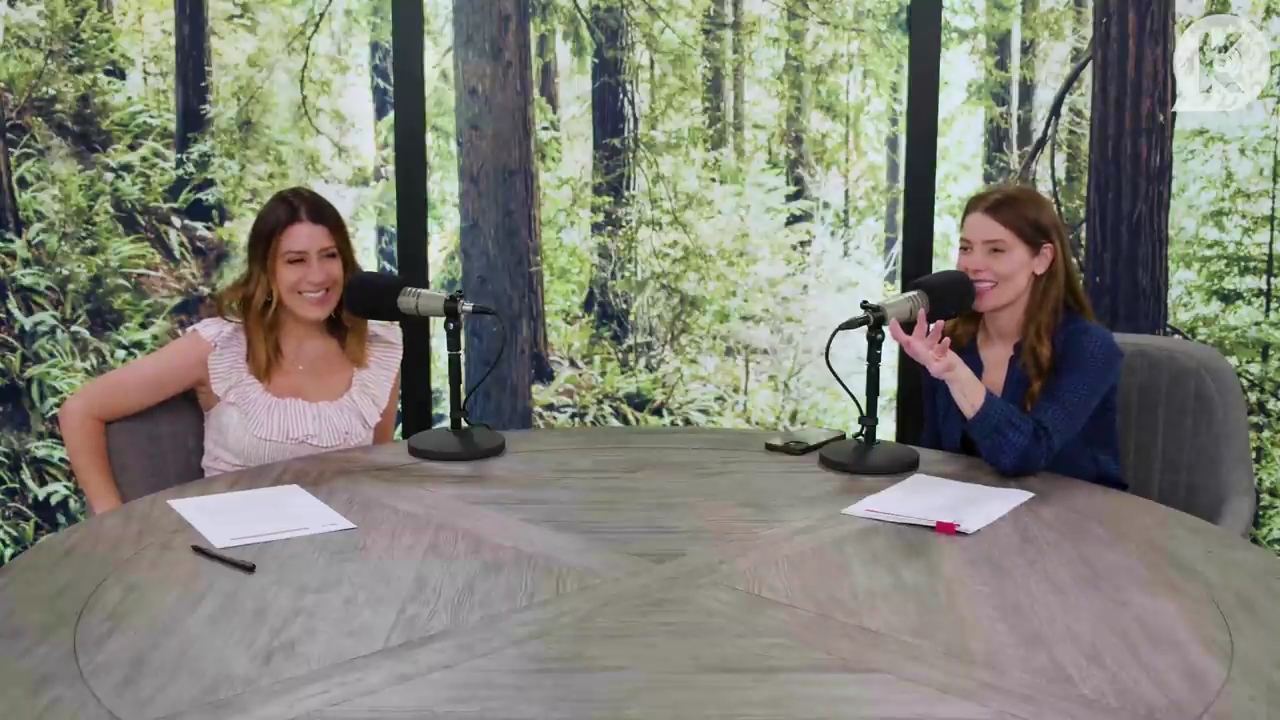 Ashley-Greene-dot-nl_TheTwilightEffectPostcast-Aflevering9NewMoonRewatchPart3of3-2932.jpg Ashley-Greene-dot-nl_TheTwilightEffectPostcast-Aflevering9NewMoonRewatchPart3of3-2932.jpg