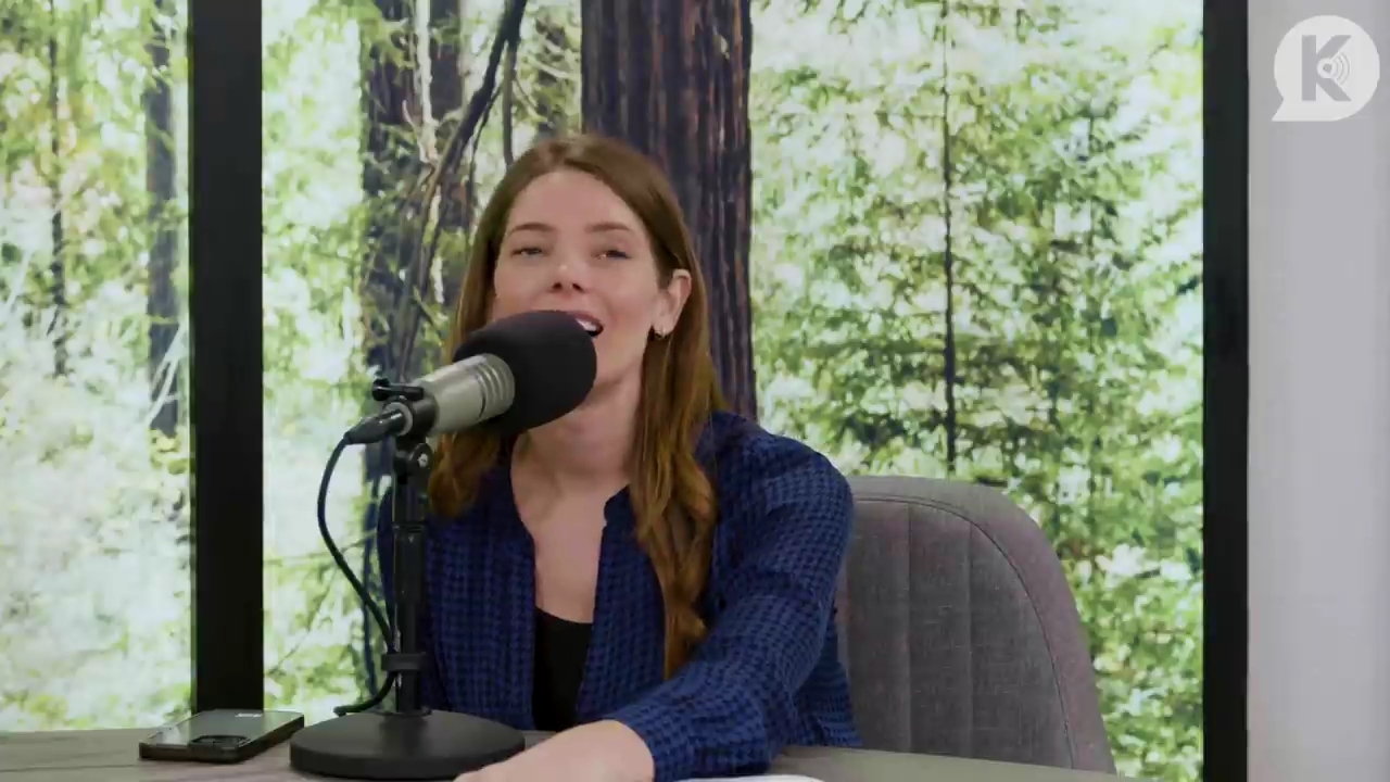 Ashley-Greene-dot-nl_TheTwilightEffectPostcast-Aflevering9NewMoonRewatchPart3of3-2935.jpg Ashley-Greene-dot-nl_TheTwilightEffectPostcast-Aflevering9NewMoonRewatchPart3of3-2935.jpg