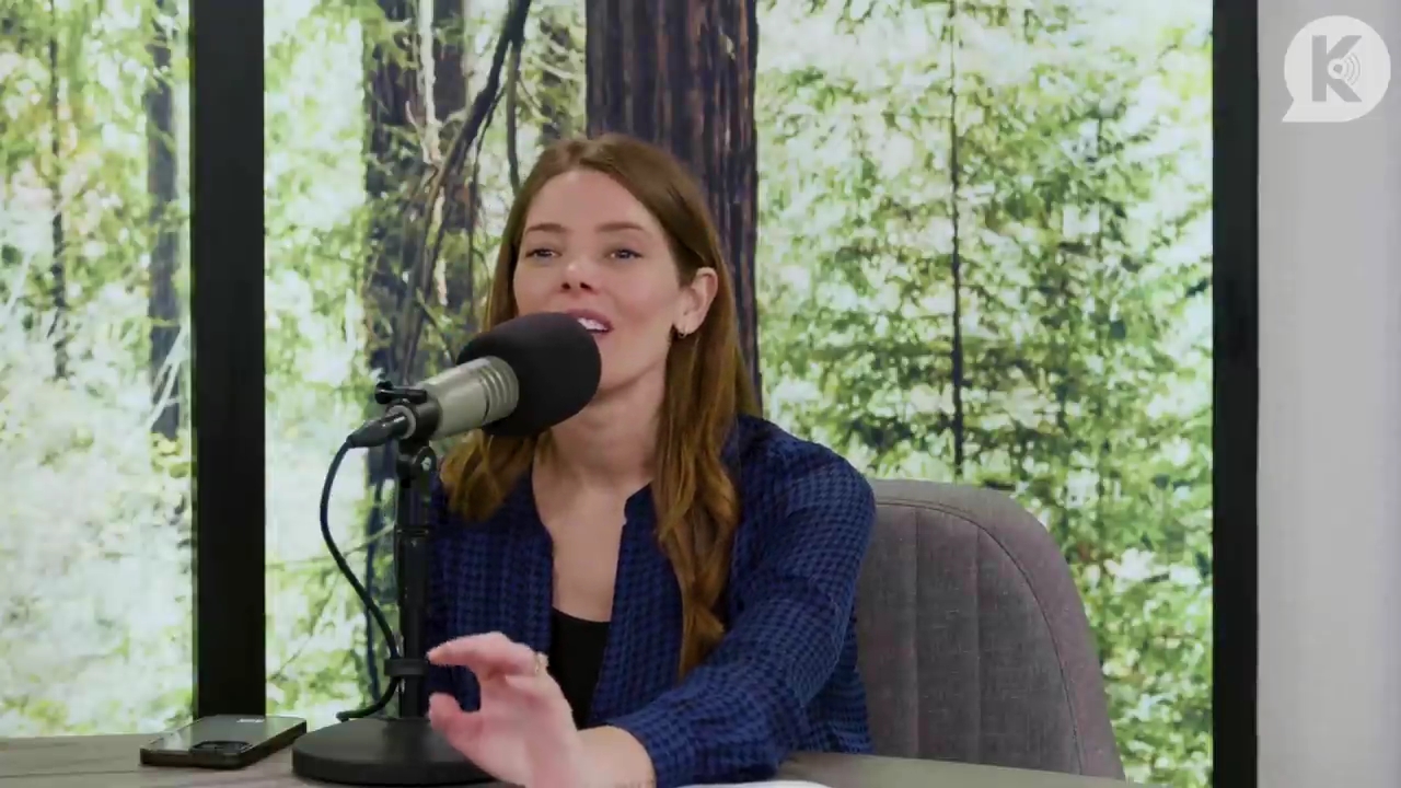 Ashley-Greene-dot-nl_TheTwilightEffectPostcast-Aflevering9NewMoonRewatchPart3of3-2936.jpg Ashley-Greene-dot-nl_TheTwilightEffectPostcast-Aflevering9NewMoonRewatchPart3of3-2936.jpg