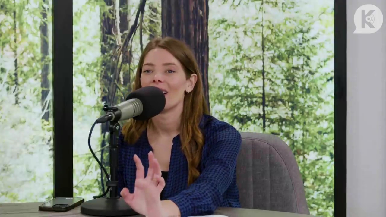 Ashley-Greene-dot-nl_TheTwilightEffectPostcast-Aflevering9NewMoonRewatchPart3of3-2937.jpg Ashley-Greene-dot-nl_TheTwilightEffectPostcast-Aflevering9NewMoonRewatchPart3of3-2937.jpg