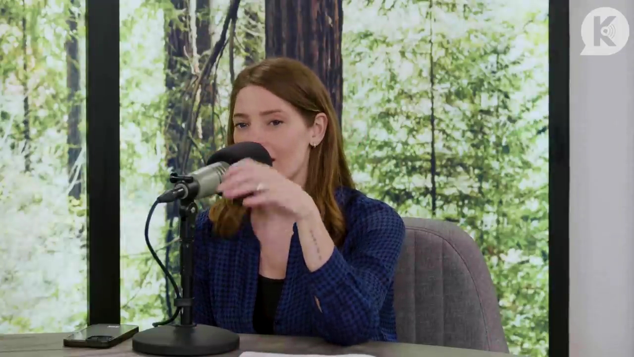 Ashley-Greene-dot-nl_TheTwilightEffectPostcast-Aflevering9NewMoonRewatchPart3of3-2940.jpg Ashley-Greene-dot-nl_TheTwilightEffectPostcast-Aflevering9NewMoonRewatchPart3of3-2940.jpg