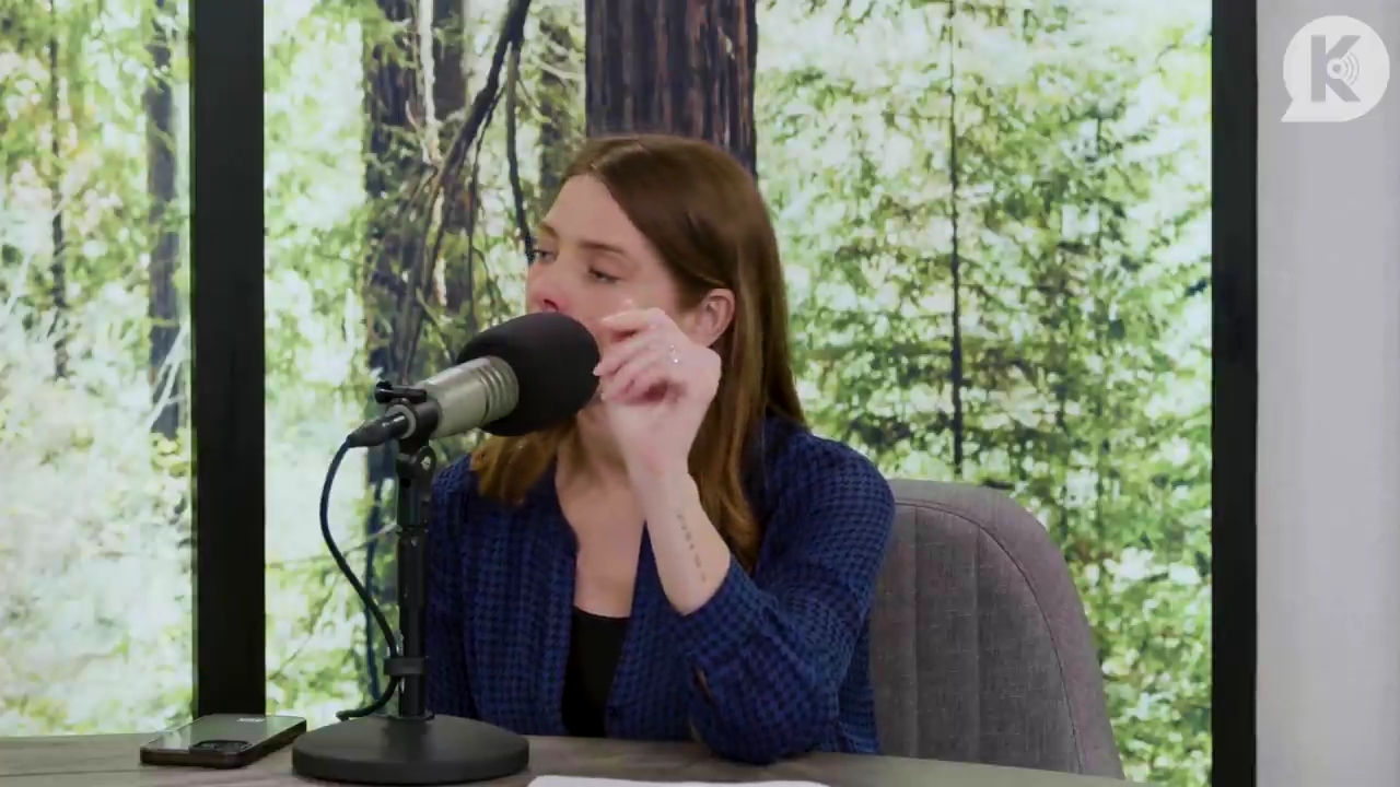 Ashley-Greene-dot-nl_TheTwilightEffectPostcast-Aflevering9NewMoonRewatchPart3of3-2944.jpg Ashley-Greene-dot-nl_TheTwilightEffectPostcast-Aflevering9NewMoonRewatchPart3of3-2944.jpg