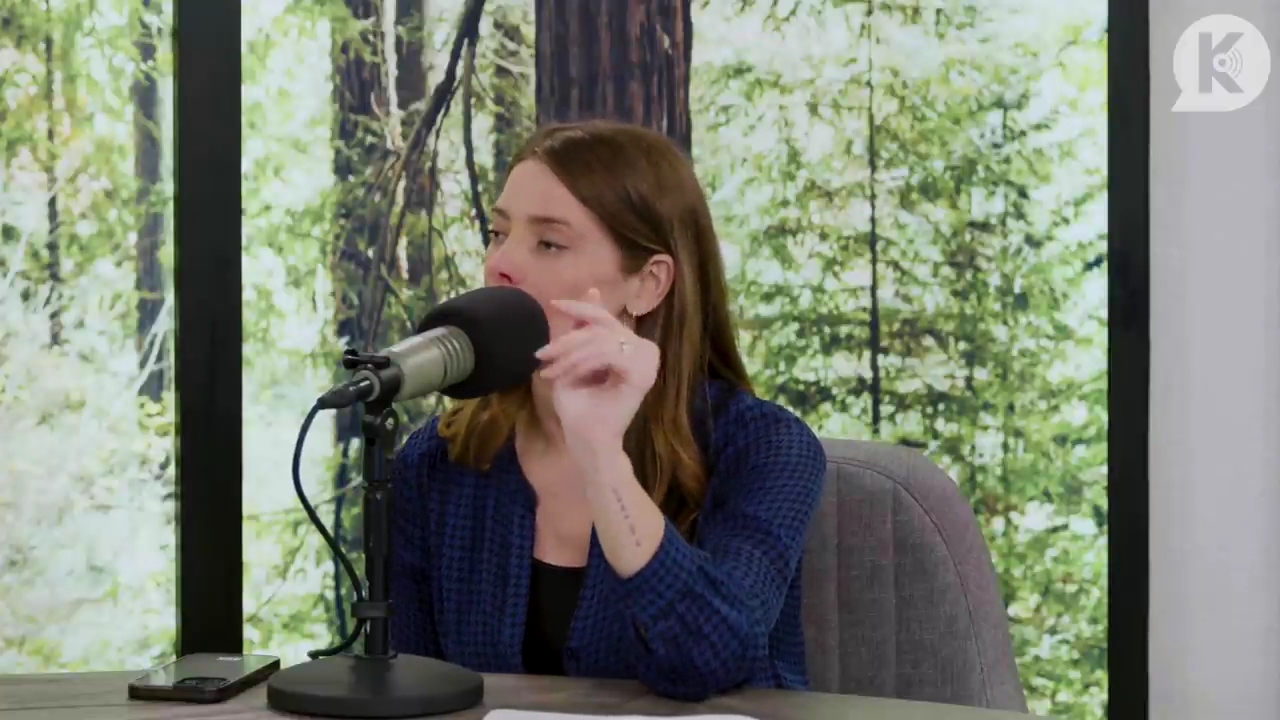 Ashley-Greene-dot-nl_TheTwilightEffectPostcast-Aflevering9NewMoonRewatchPart3of3-2946.jpg Ashley-Greene-dot-nl_TheTwilightEffectPostcast-Aflevering9NewMoonRewatchPart3of3-2946.jpg