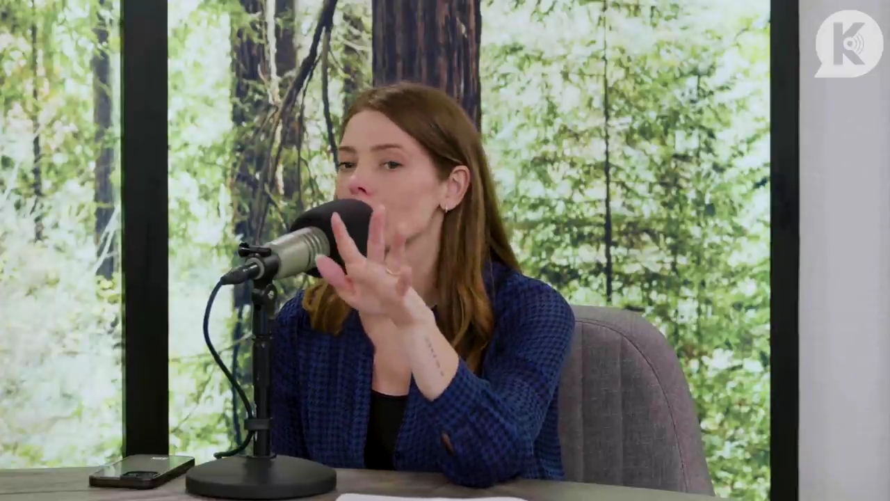 Ashley-Greene-dot-nl_TheTwilightEffectPostcast-Aflevering9NewMoonRewatchPart3of3-2947.jpg Ashley-Greene-dot-nl_TheTwilightEffectPostcast-Aflevering9NewMoonRewatchPart3of3-2947.jpg