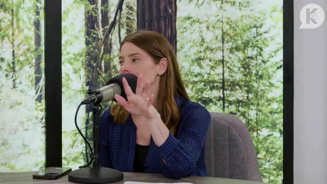 Ashley-Greene-dot-nl_TheTwilightEffectPostcast-Aflevering9NewMoonRewatchPart3of3-2948.jpg Ashley-Greene-dot-nl_TheTwilightEffectPostcast-Aflevering9NewMoonRewatchPart3of3-2948.jpg