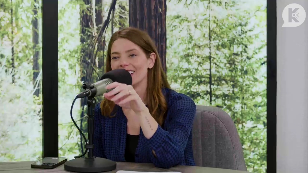 Ashley-Greene-dot-nl_TheTwilightEffectPostcast-Aflevering9NewMoonRewatchPart3of3-2953.jpg Ashley-Greene-dot-nl_TheTwilightEffectPostcast-Aflevering9NewMoonRewatchPart3of3-2953.jpg