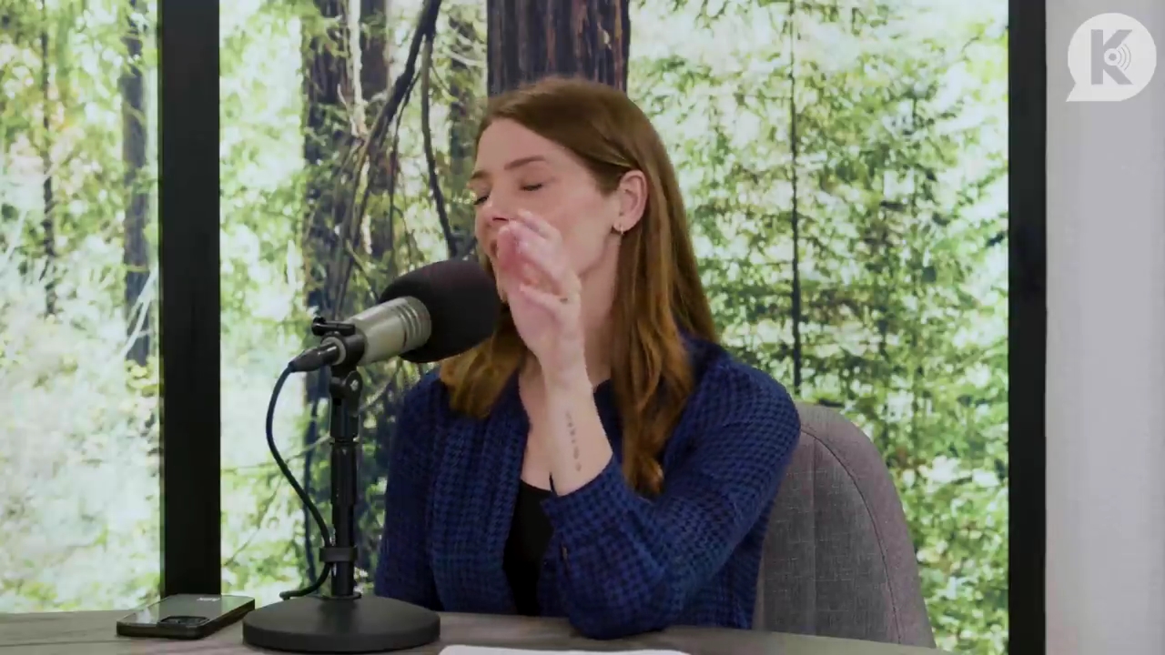 Ashley-Greene-dot-nl_TheTwilightEffectPostcast-Aflevering9NewMoonRewatchPart3of3-2954.jpg Ashley-Greene-dot-nl_TheTwilightEffectPostcast-Aflevering9NewMoonRewatchPart3of3-2954.jpg