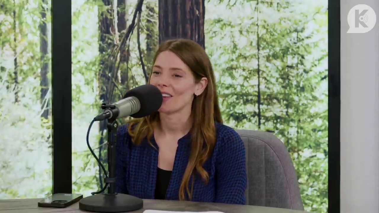 Ashley-Greene-dot-nl_TheTwilightEffectPostcast-Aflevering9NewMoonRewatchPart3of3-2981.jpg Ashley-Greene-dot-nl_TheTwilightEffectPostcast-Aflevering9NewMoonRewatchPart3of3-2981.jpg