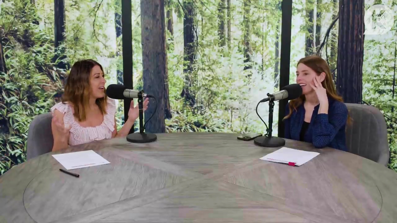 Ashley-Greene-dot-nl_TheTwilightEffectPostcast-Aflevering9NewMoonRewatchPart3of3-3001.jpg Ashley-Greene-dot-nl_TheTwilightEffectPostcast-Aflevering9NewMoonRewatchPart3of3-3001.jpg