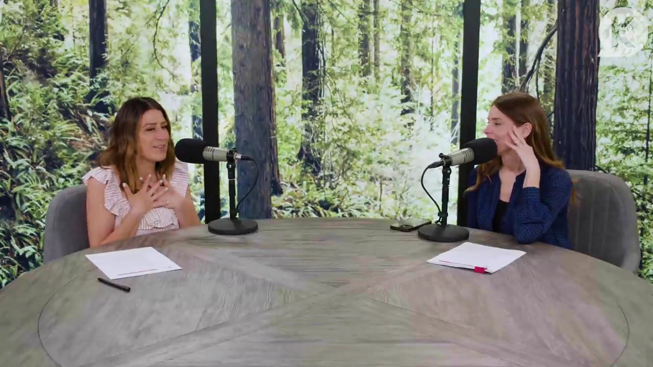 Ashley-Greene-dot-nl_TheTwilightEffectPostcast-Aflevering9NewMoonRewatchPart3of3-3002.jpg Ashley-Greene-dot-nl_TheTwilightEffectPostcast-Aflevering9NewMoonRewatchPart3of3-3002.jpg