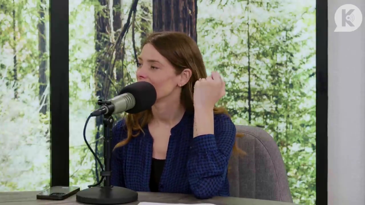 Ashley-Greene-dot-nl_TheTwilightEffectPostcast-Aflevering9NewMoonRewatchPart3of3-3016.jpg Ashley-Greene-dot-nl_TheTwilightEffectPostcast-Aflevering9NewMoonRewatchPart3of3-3016.jpg