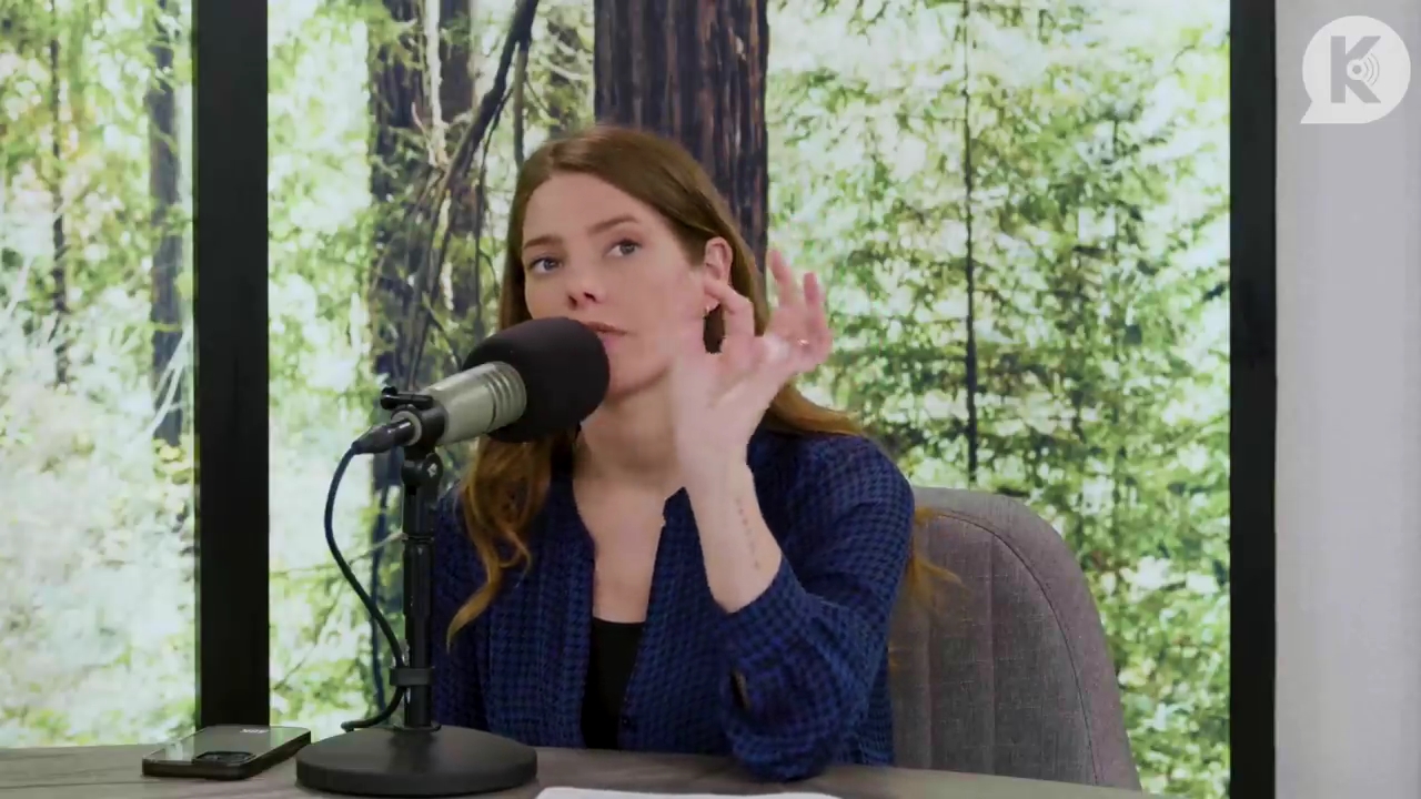 Ashley-Greene-dot-nl_TheTwilightEffectPostcast-Aflevering9NewMoonRewatchPart3of3-3020.jpg Ashley-Greene-dot-nl_TheTwilightEffectPostcast-Aflevering9NewMoonRewatchPart3of3-3020.jpg