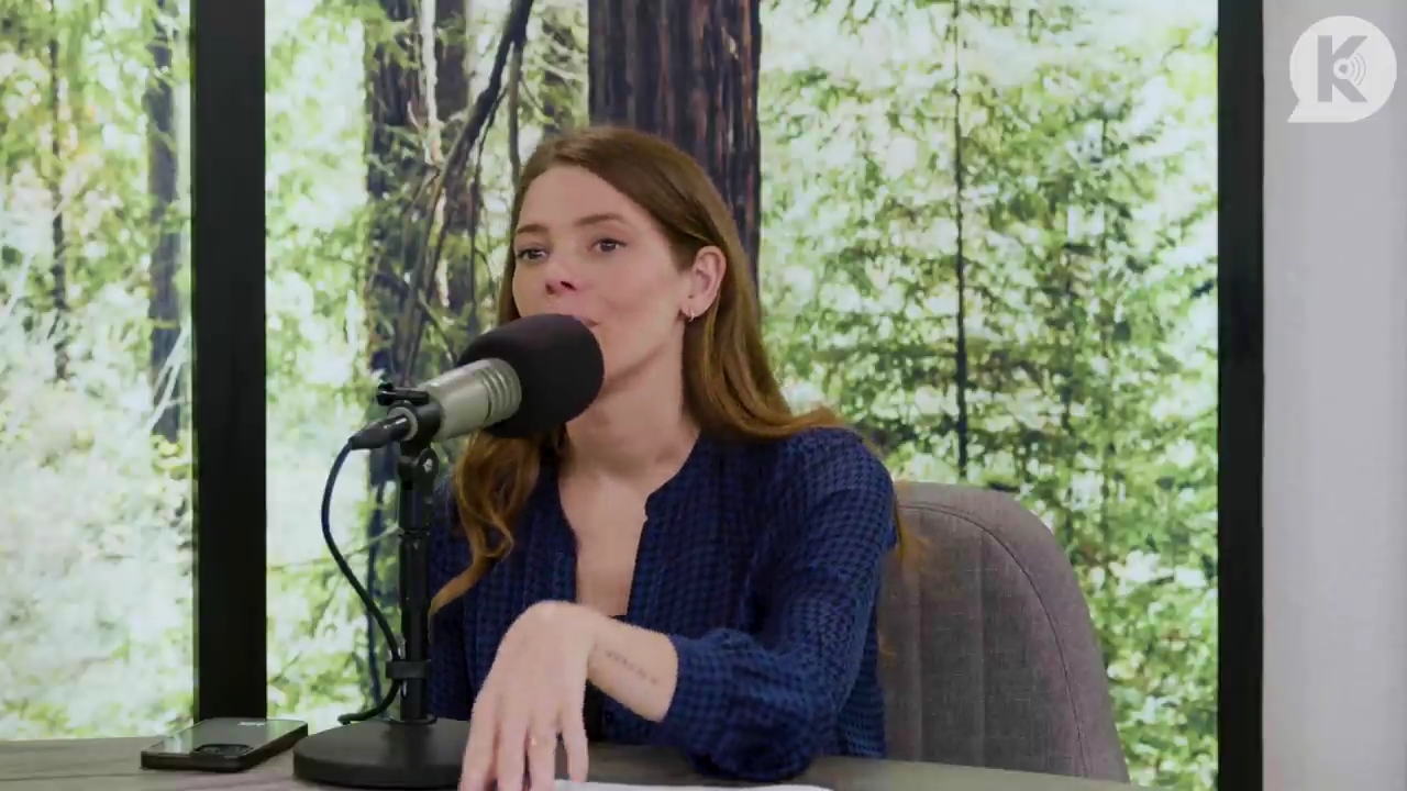 Ashley-Greene-dot-nl_TheTwilightEffectPostcast-Aflevering9NewMoonRewatchPart3of3-3025.jpg Ashley-Greene-dot-nl_TheTwilightEffectPostcast-Aflevering9NewMoonRewatchPart3of3-3025.jpg