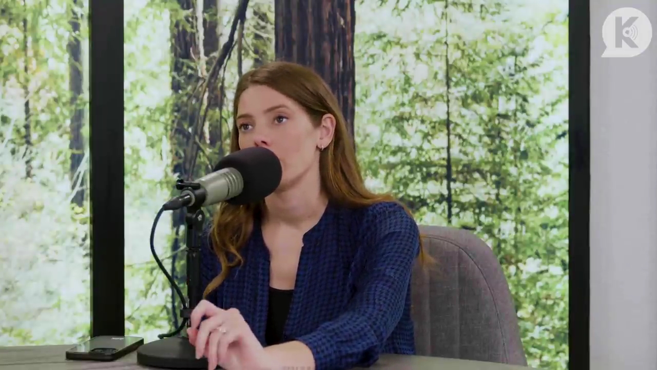 Ashley-Greene-dot-nl_TheTwilightEffectPostcast-Aflevering9NewMoonRewatchPart3of3-3029.jpg Ashley-Greene-dot-nl_TheTwilightEffectPostcast-Aflevering9NewMoonRewatchPart3of3-3029.jpg