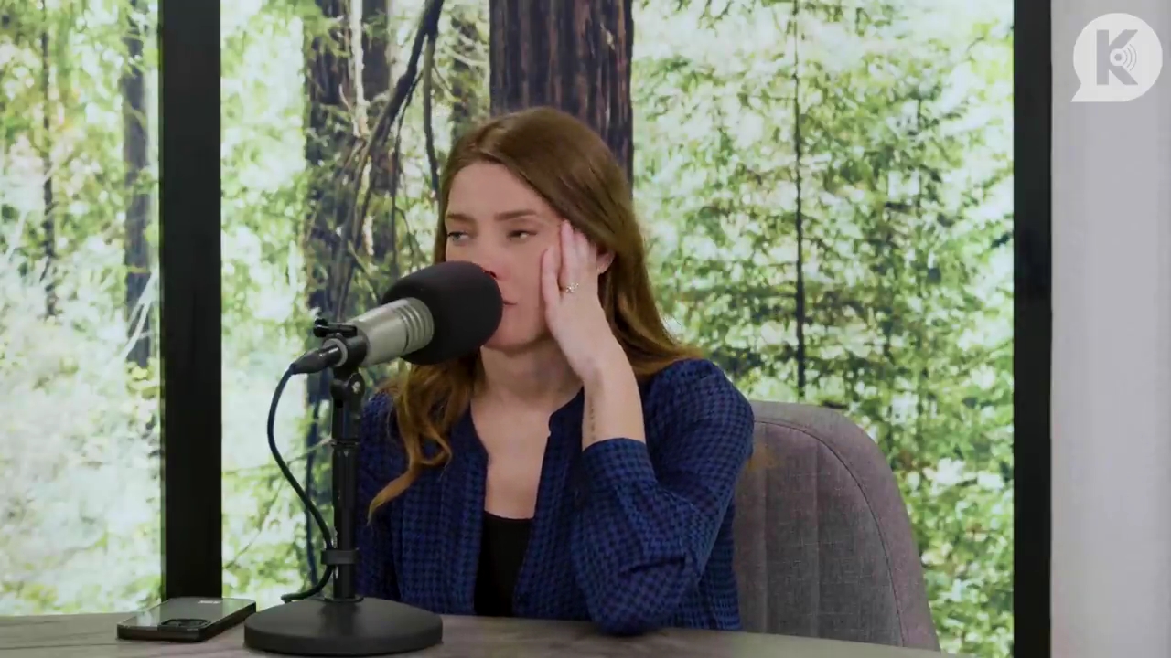 Ashley-Greene-dot-nl_TheTwilightEffectPostcast-Aflevering9NewMoonRewatchPart3of3-3040.jpg Ashley-Greene-dot-nl_TheTwilightEffectPostcast-Aflevering9NewMoonRewatchPart3of3-3040.jpg