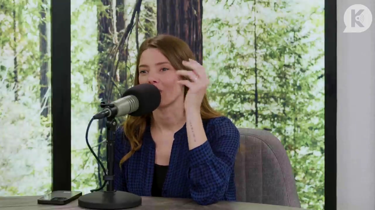 Ashley-Greene-dot-nl_TheTwilightEffectPostcast-Aflevering9NewMoonRewatchPart3of3-3049.jpg Ashley-Greene-dot-nl_TheTwilightEffectPostcast-Aflevering9NewMoonRewatchPart3of3-3049.jpg