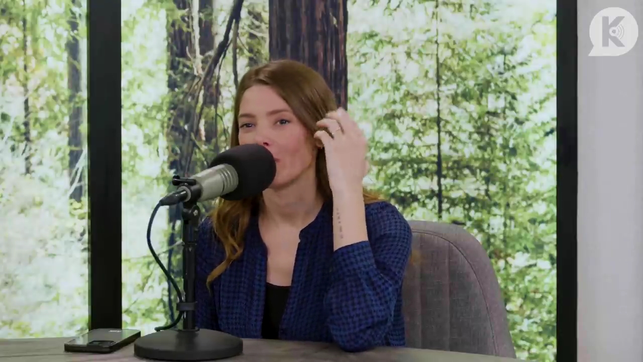 Ashley-Greene-dot-nl_TheTwilightEffectPostcast-Aflevering9NewMoonRewatchPart3of3-3050.jpg Ashley-Greene-dot-nl_TheTwilightEffectPostcast-Aflevering9NewMoonRewatchPart3of3-3050.jpg