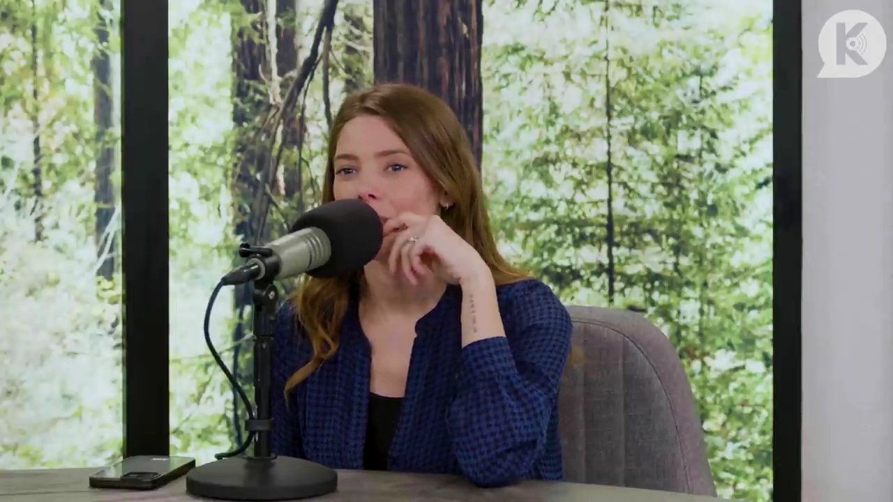 Ashley-Greene-dot-nl_TheTwilightEffectPostcast-Aflevering9NewMoonRewatchPart3of3-3051.jpg Ashley-Greene-dot-nl_TheTwilightEffectPostcast-Aflevering9NewMoonRewatchPart3of3-3051.jpg